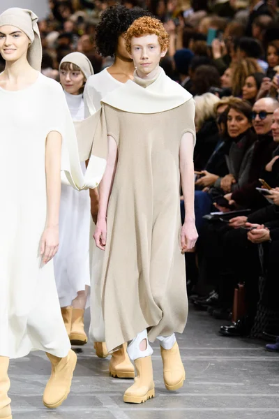 Look 48